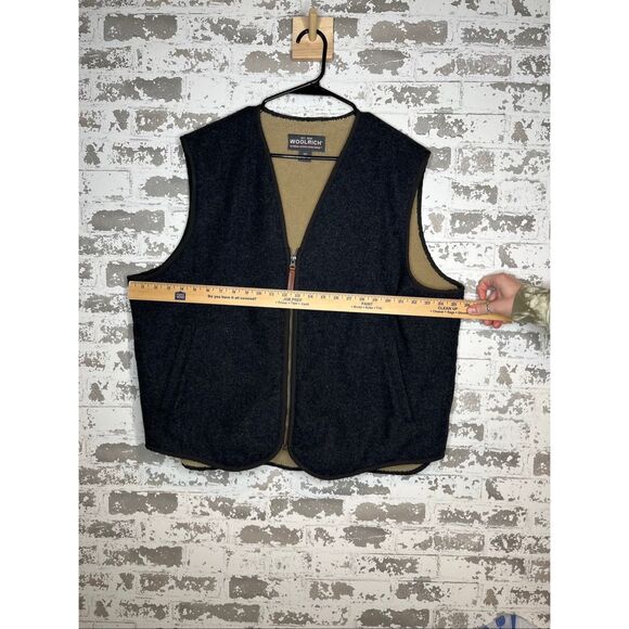 Woolrich | mens wool reversible Sherpa lined vest - Picture 4 of 10